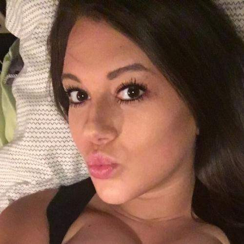 Ik kan echt nooit genoeg krijgen van seks en daarom zoek ik een man met erg veel uithoudingsvermogen!