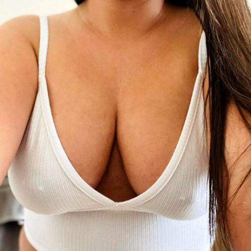 Hete brunette op zoek naar seks